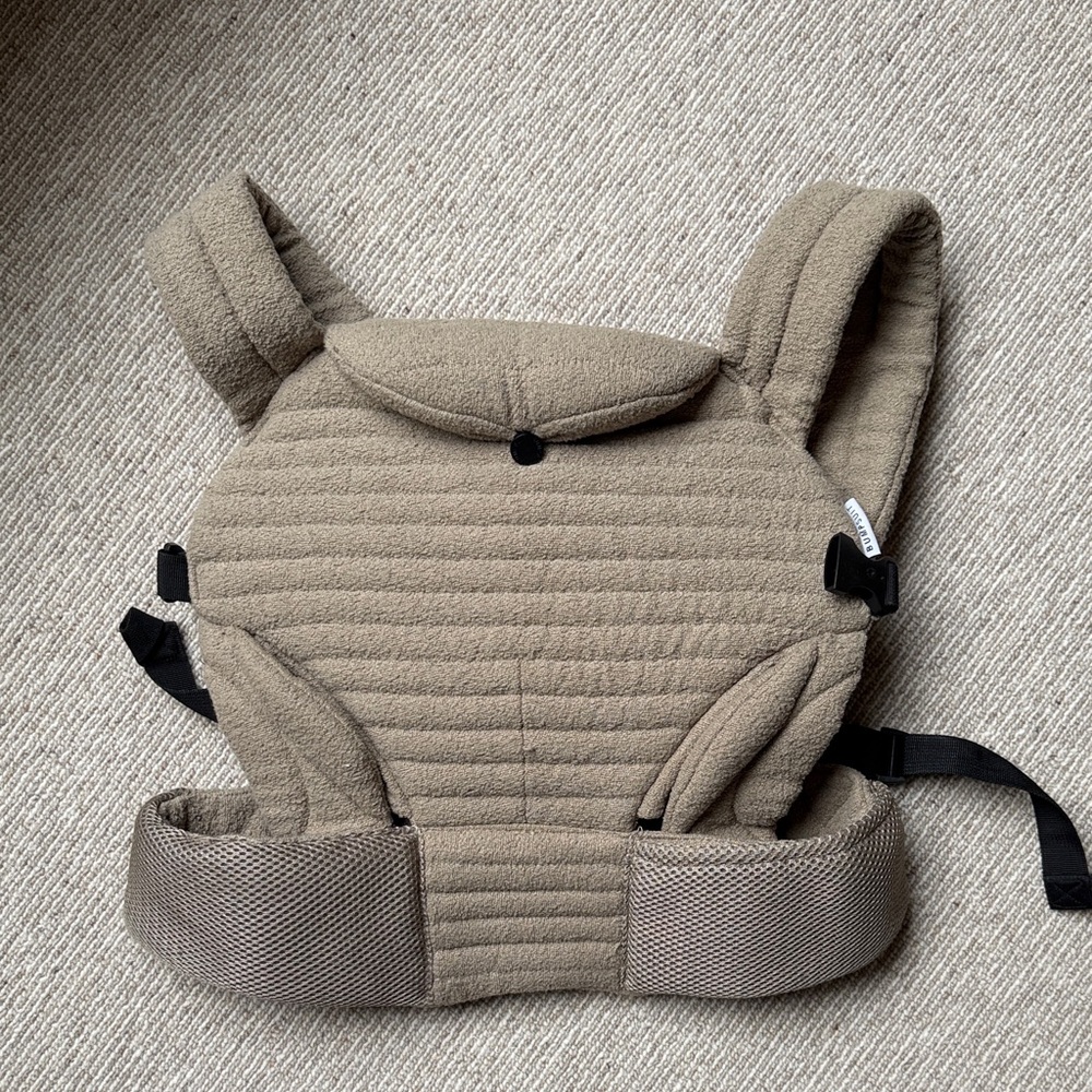 Bumpsuit Armadillo Carrier